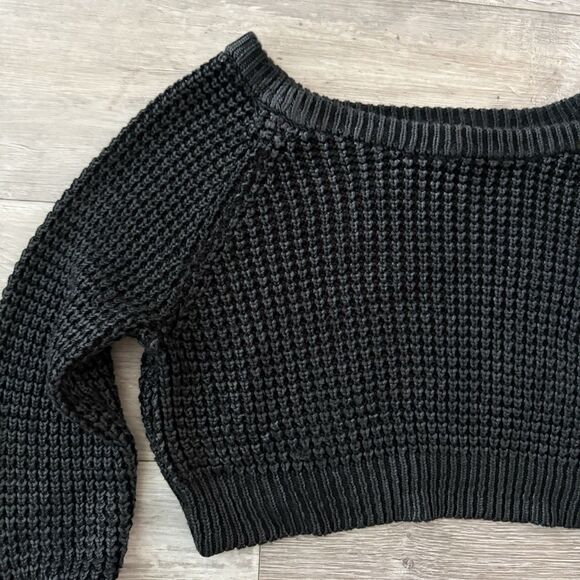 2b BCBG Cropped Sweater Women’s Black Cable Knit Mineral Washed - Picture 2 of 8